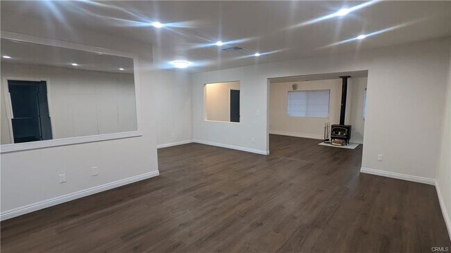Foto del edificio - 6545 Cleomoore Ave