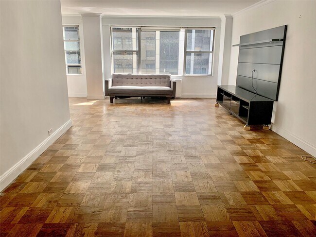 Foto del edificio - 77 W 55th St