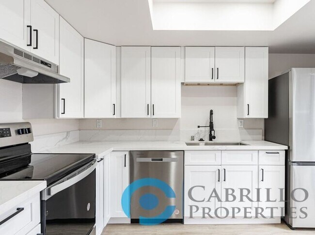 Foto del edificio - 4776 Bancroft Street