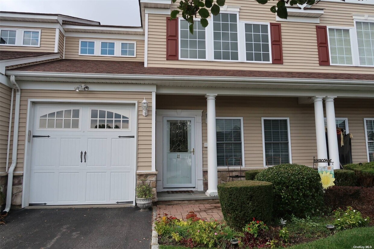Primary Photo - 21 Meadow Ct