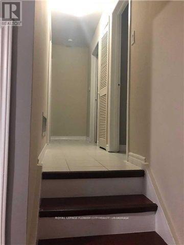 Photo du bâtiment - 13465 Centreville Creek Rd