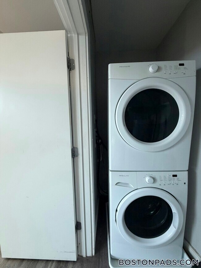 Foto del edificio - 23 Central Ave