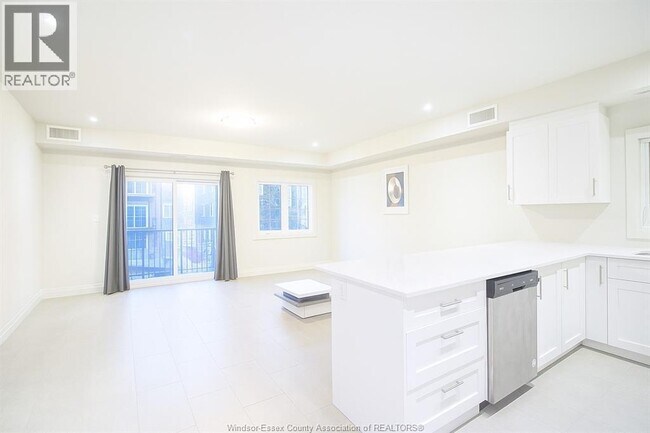 Building Photo - 233 Watson Ave