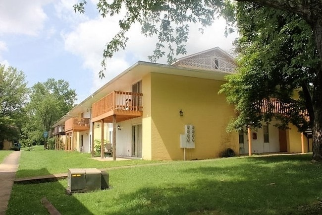 Building Photo - Stoneview Homes