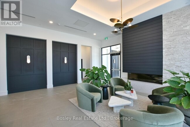 Building Photo - 31 Huron St