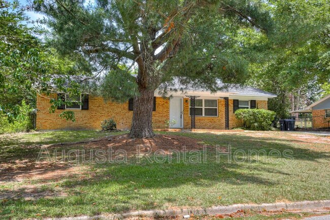 Building Photo - 2425 Birdie Dr