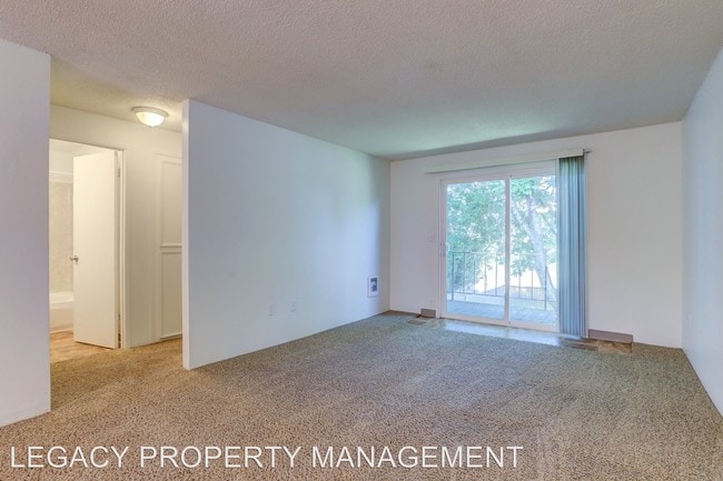 Foto del edificio - 3835 NE 152nd Ave