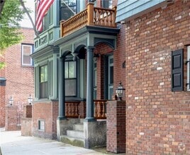 Building Photo - 174 Broadway