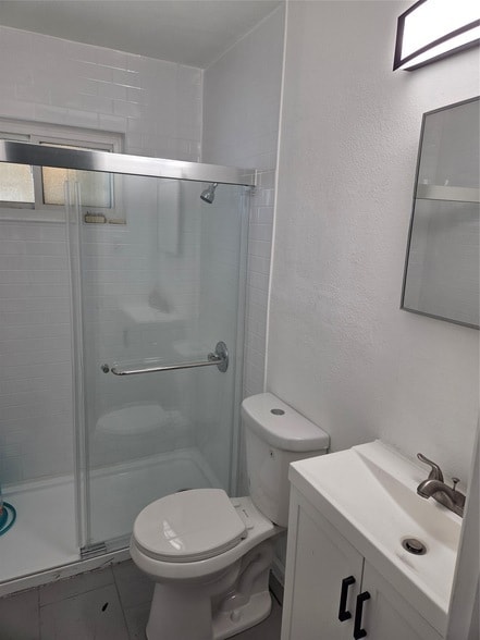 Foto del edificio - 2559 Valwood Pkwy