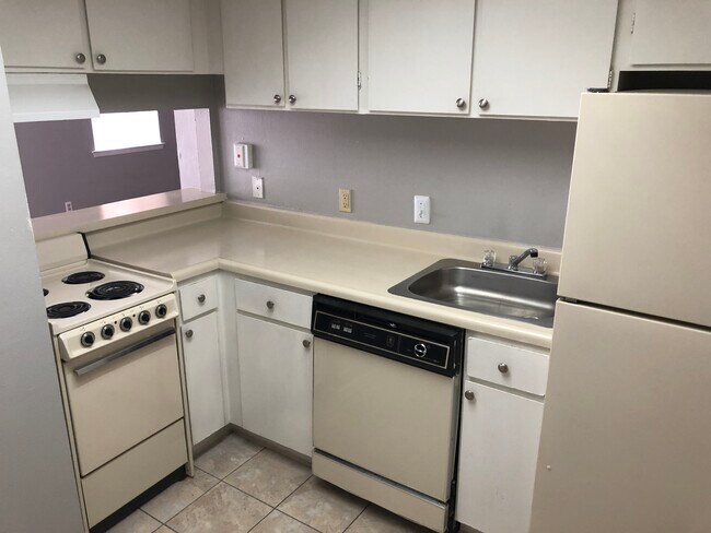 Alamo Heights Treehouse Apartments