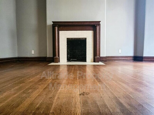 Building Photo - 1478 St James Ct