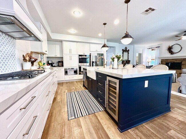 Building Photo - 11349 Wild Meadow Pl