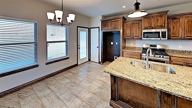 Building Photo - 1812 W Blake Way