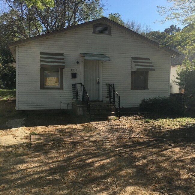 Foto del edificio - Fresh remodel! Small 2 bedroom/1 bath in W...