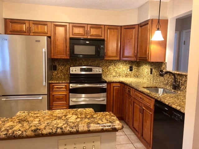 Kitchen - 5108 Forest Point Dr