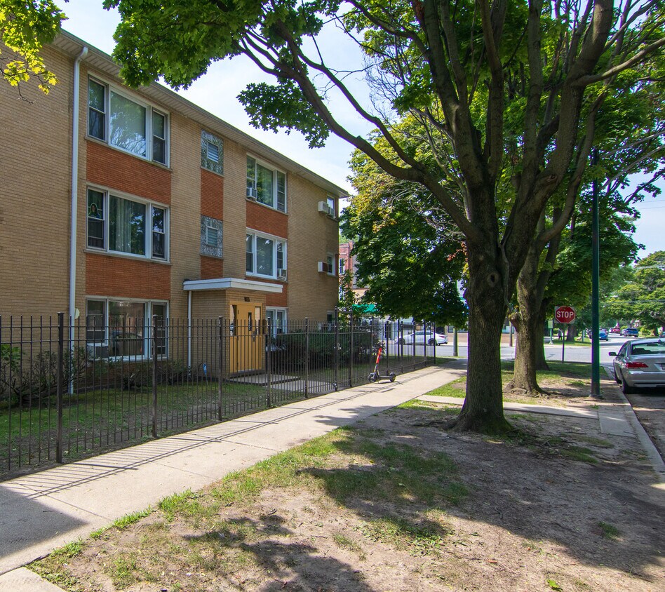 Primary Photo - 801 E 89th St