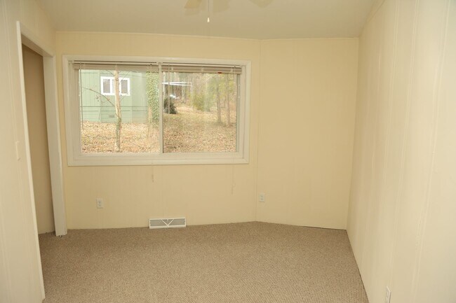 Building Photo - Unique Space For Lease - 3 Bedrooms