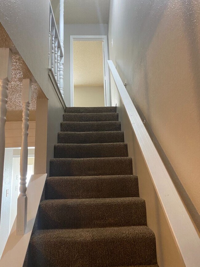 Building Photo - 1607 D SUN VALLEY DR