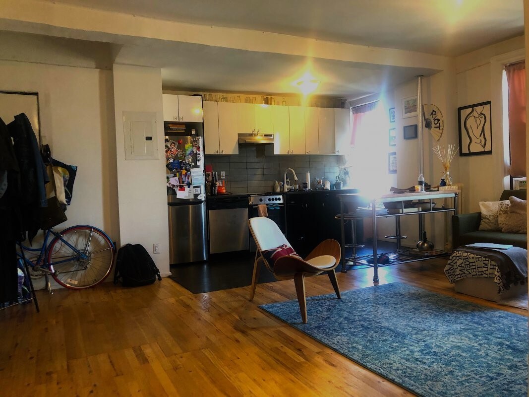 Building Photo - 500 W 140th St