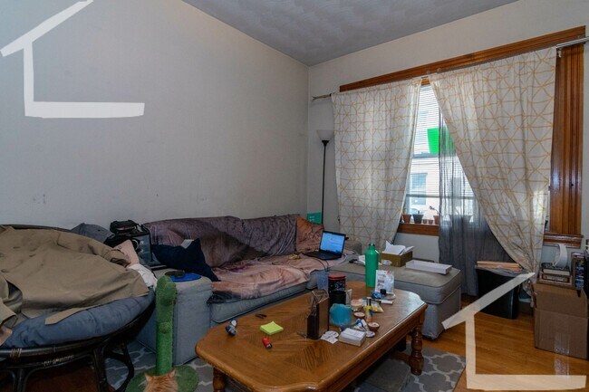 Foto del edificio - Oak Square 2 bed with porch!  Big rooms!