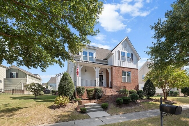 Building Photo - 4 Bedroom Home with Finished Flex Space Ab...