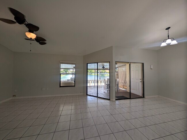 Building Photo - 2711 San Remo Cir