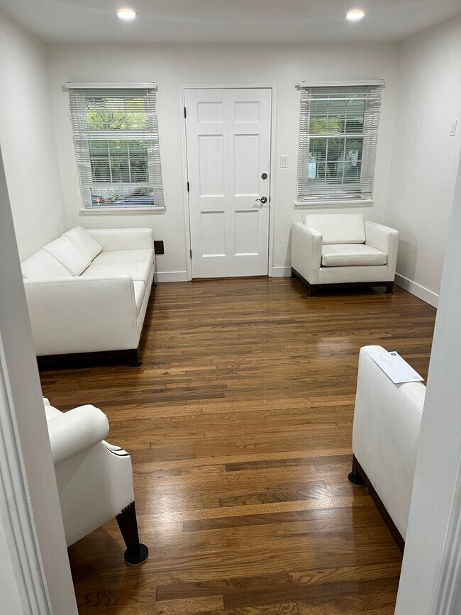 Foto del edificio - 6017 W 85th Pl