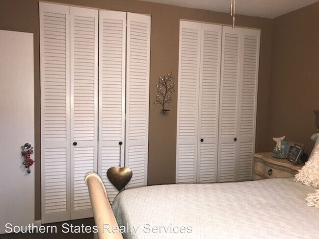 Foto del edificio - 3009 N Halifax Ave