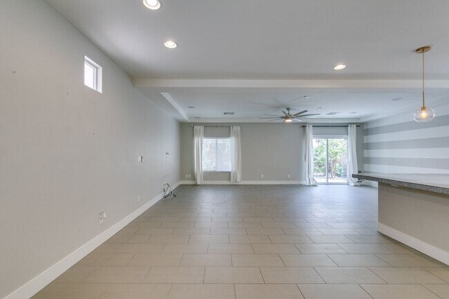 Foto del edificio - 4586 W Camero Ave