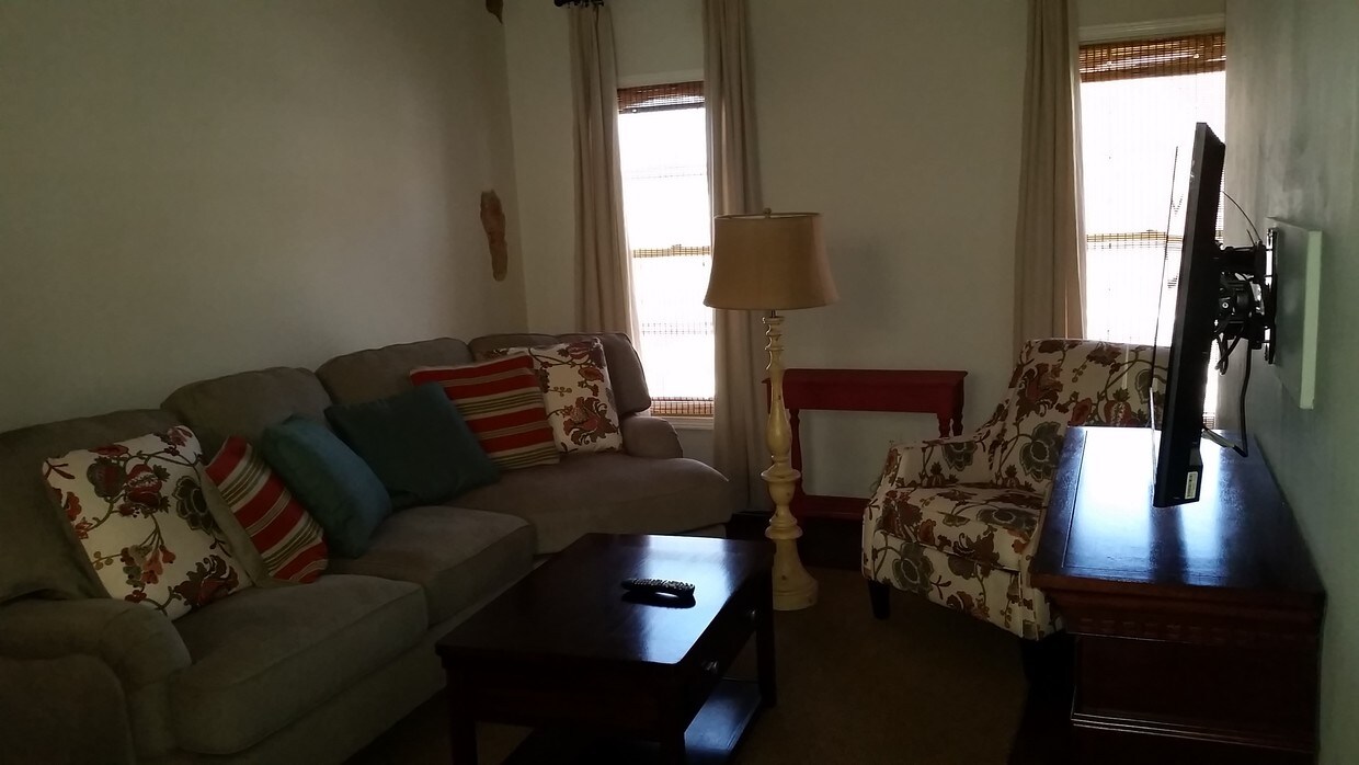 223 W Maumee St, Angola, IN 46703 Apartments in Angola, IN