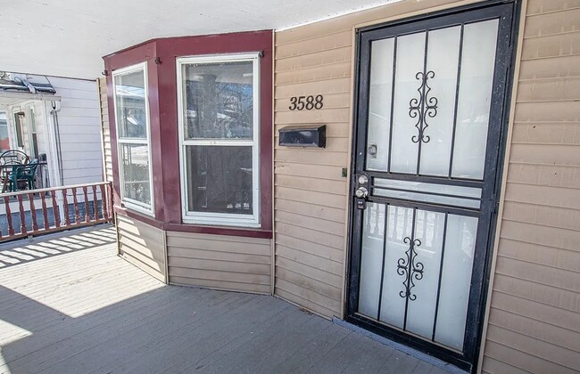 Foto del edificio - Charming 2-Bedroom Single Family Home Available!