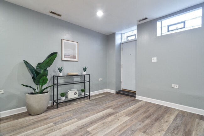 Foto del edificio - 3047 N Clybourn Ave