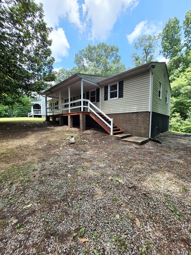 Building Photo - 3041 Clintwood Rd