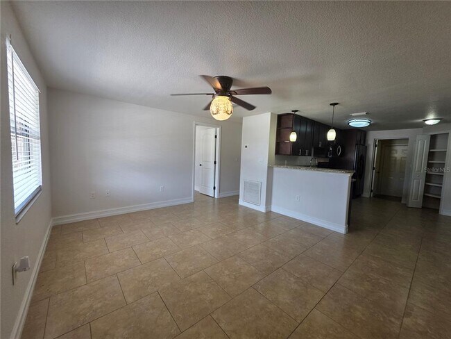 Foto del edificio - 15532 Chamberlain Blvd