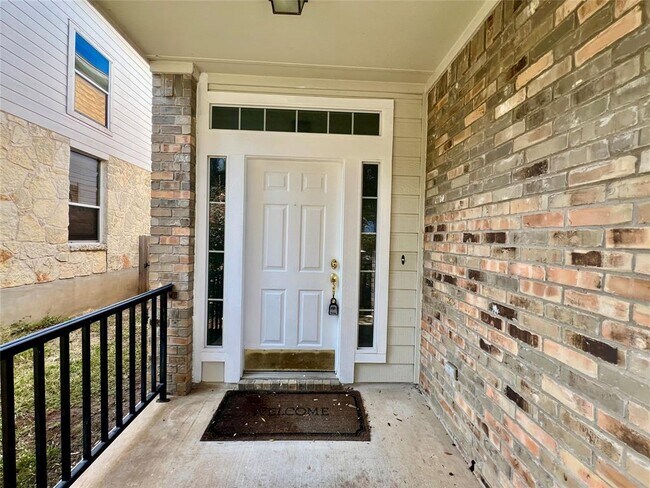 Foto del edificio - 10516 Dunham Forest Rd