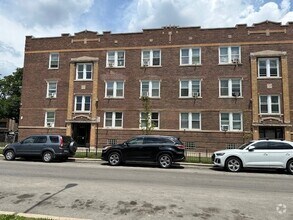 Building Photo - 4056 W Dickens Ave