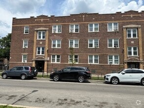 Building Photo - 4056 W Dickens Ave