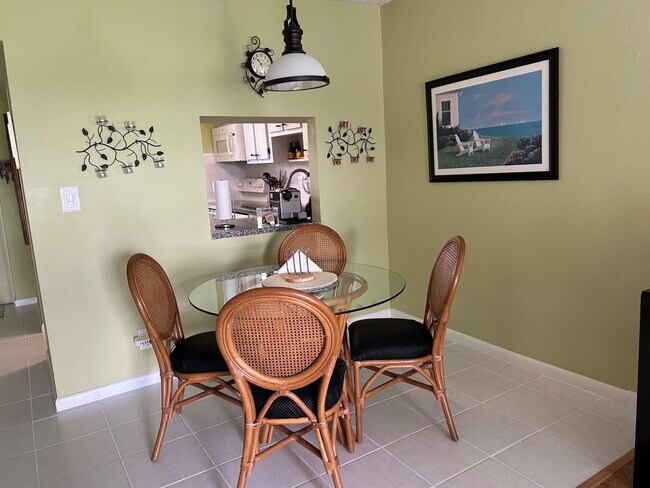 Foto del edificio - 7797 Golf Cir Dr