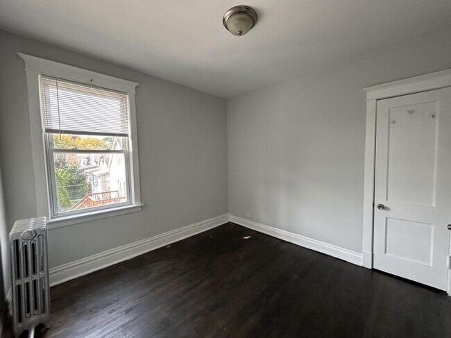 Building Photo - 1 bedroom in Chicago IL 60639