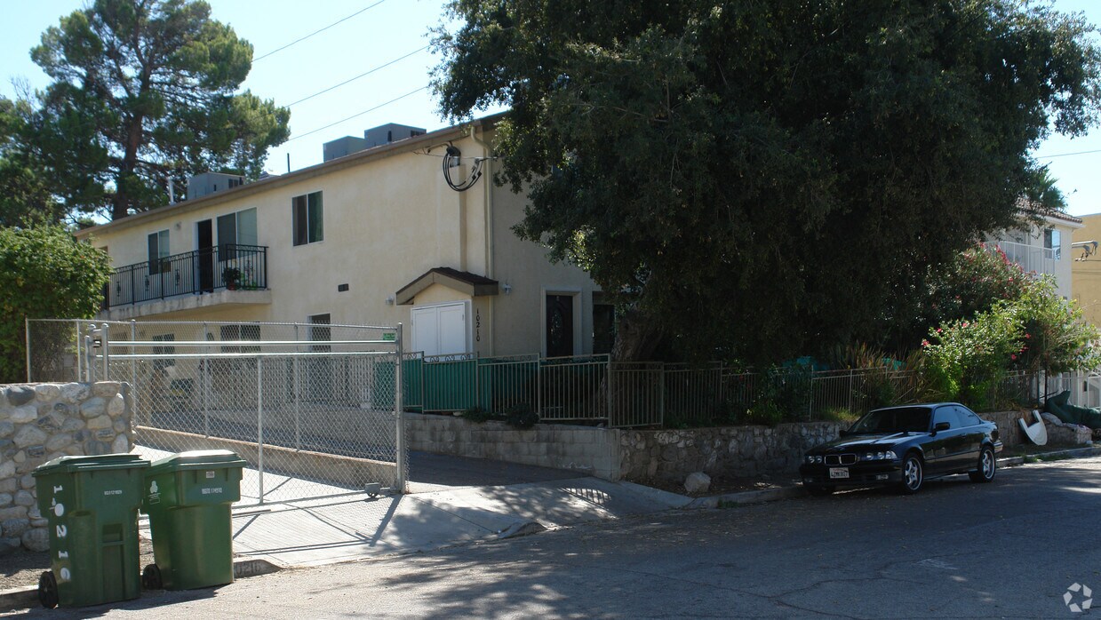 Primary Photo - 10210 Hillhaven Ave