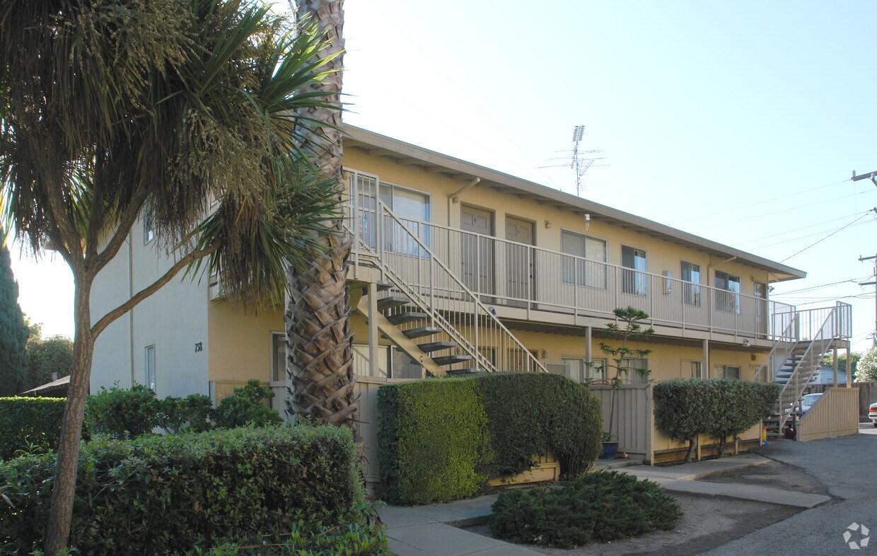 Foto principal - 758 Carmel Ave