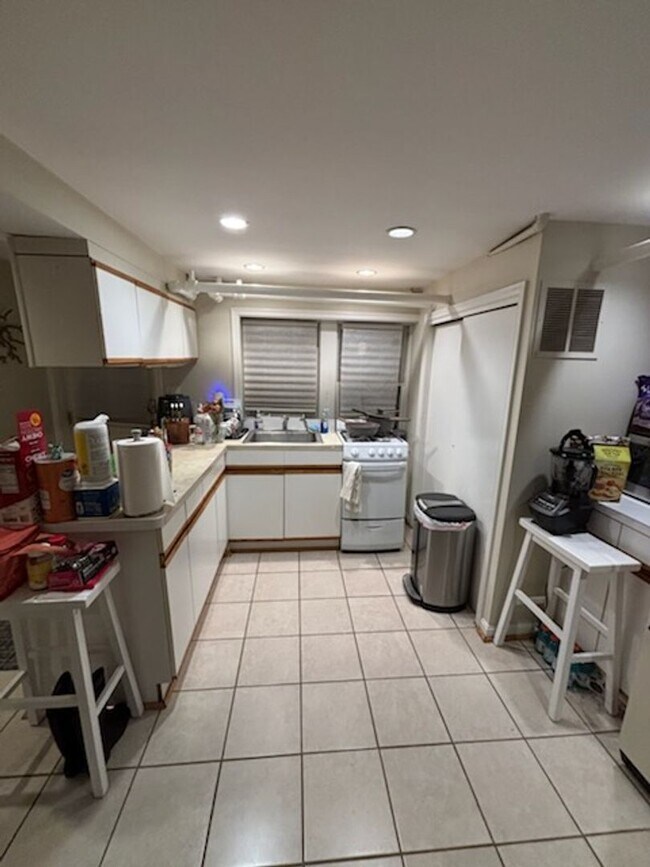 Photo - 1935 38th St NW Apartment