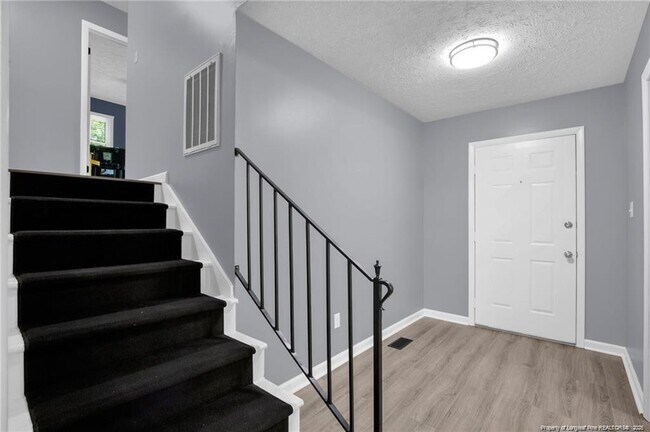 Foto del edificio - 1618 Hickoryridge Ct