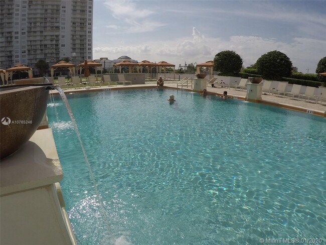Building Photo - 2801 NE 183rd St  112W Aventura Fl 33160