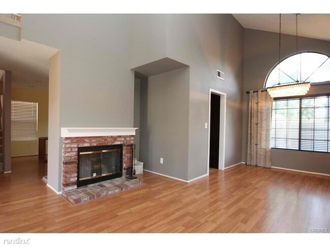 Foto del edificio - 3912 Lost Springs Dr