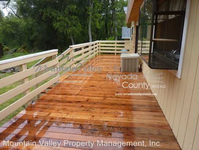 Building Photo - 3 br, 2 bath House - 13588 Littlebird Lane