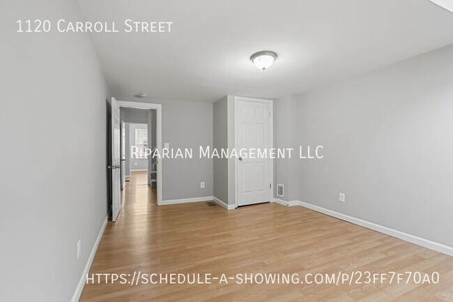 Foto del edificio - Fully Renovated & Fenced Backyard!