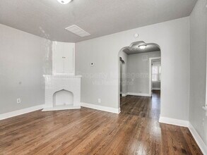 Building Photo - 1515 NE 13th St