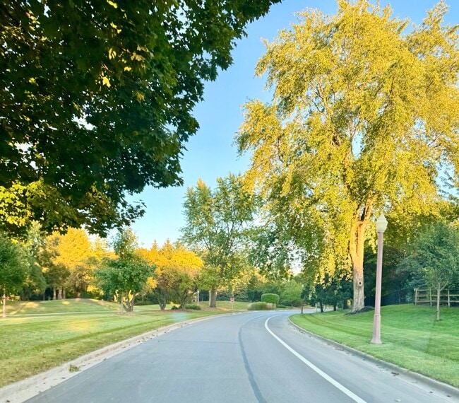 Building Photo - 61 Southgate Course