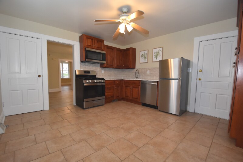 Primary Photo - 140 Rothesay Ave